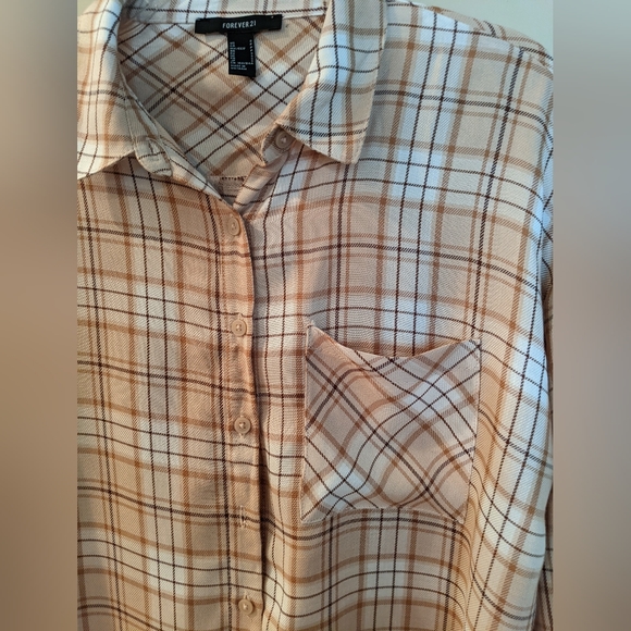 NWOT Flowy Rayon Flannel Button down blouse - Picture 3 of 5